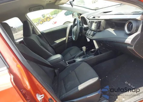 2016 Toyota Rav4 Le z USA, uszkodzony, nr VIN JTMBFREV1GJ081966